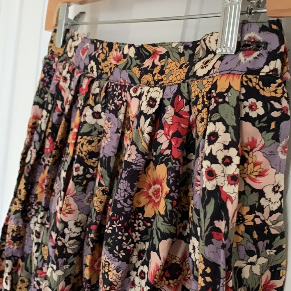 High waisted floral midi skirt